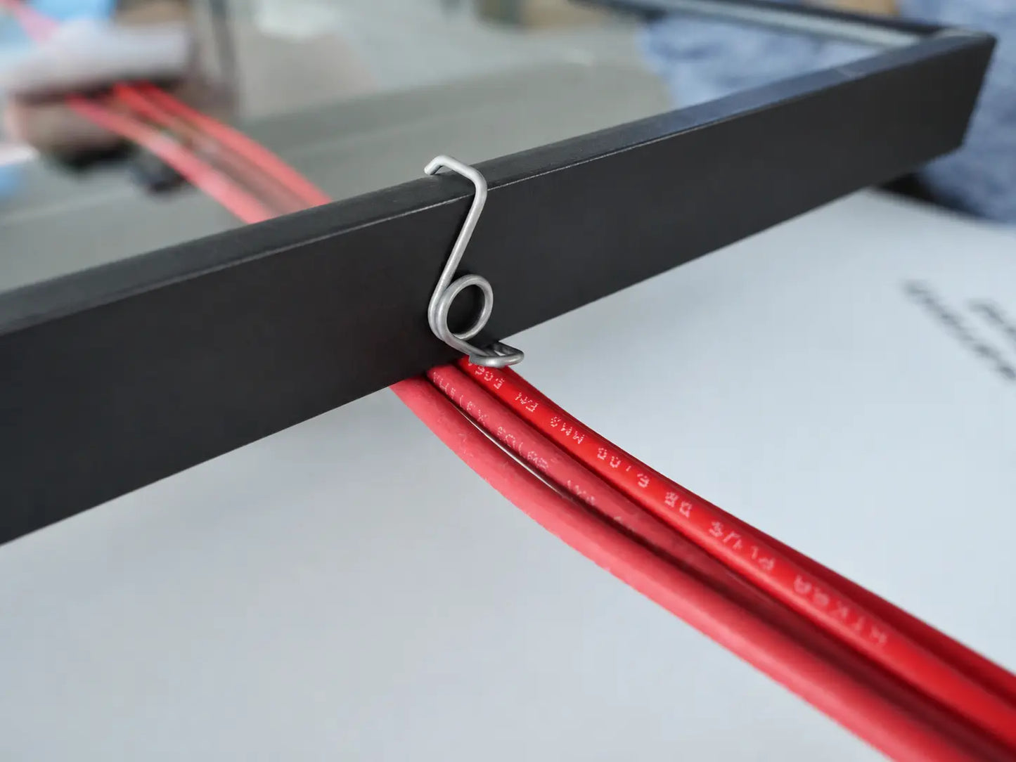 CableFixPro CrossClip by BirdBlocker
